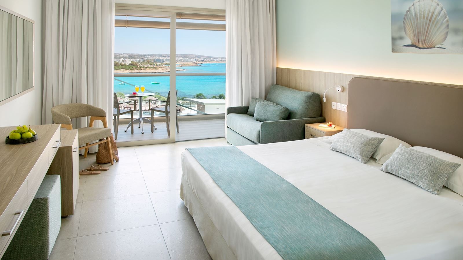 rooms-standard-room-side-seaview