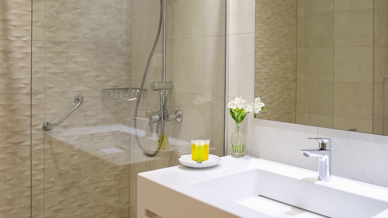 rooms-standard-room-seaview