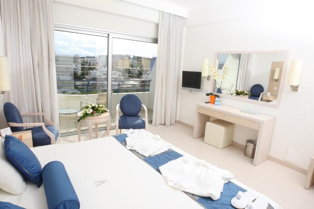 rooms-standard-room-balcony-or-terrace