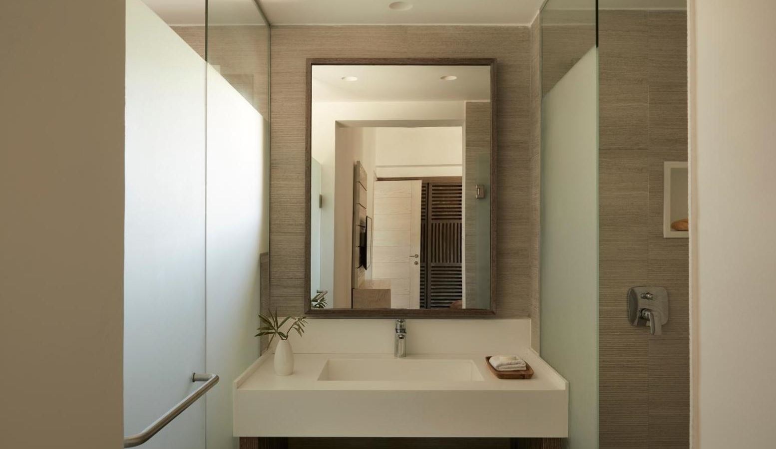 rooms-room-bungalowbuilding-double-swimup