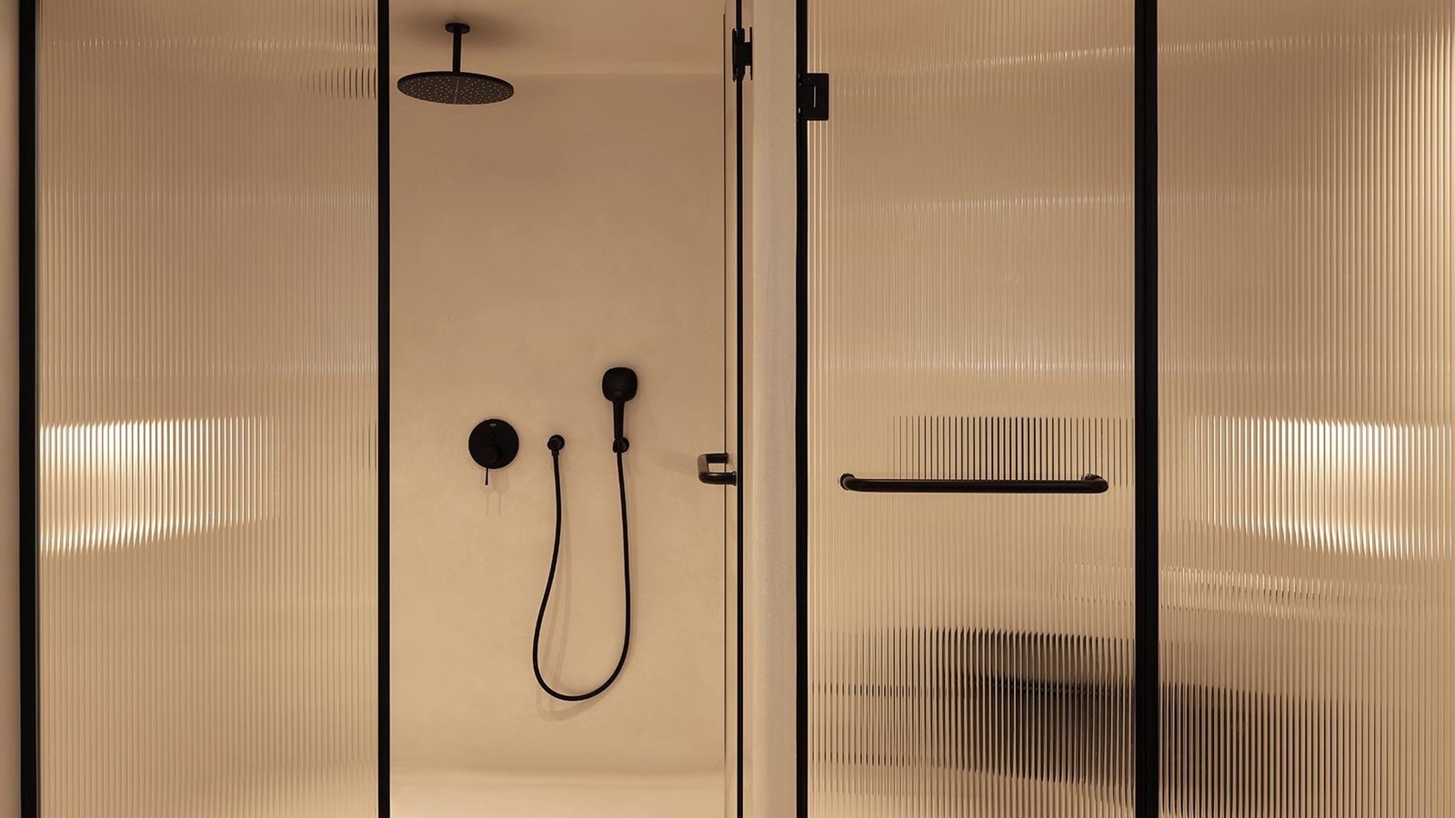 rooms-junior-suite-swim-up-bungalow