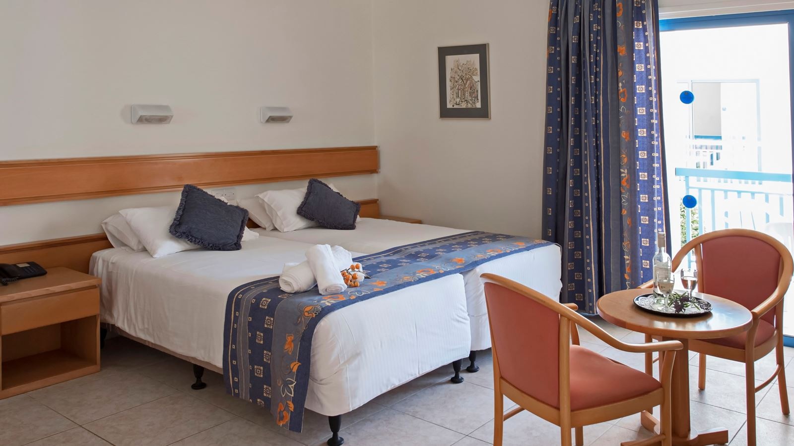 rooms-twin-standard-room-balcony