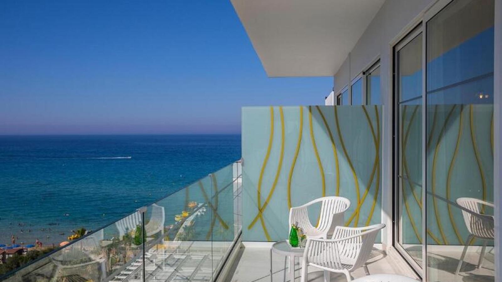 rooms-standard-room-sea-view-balcony