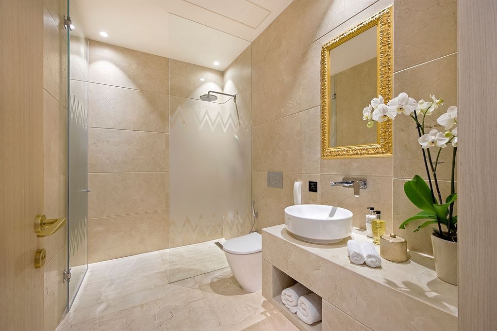 rooms-1-bedroom-suite-balcony-or-terrace