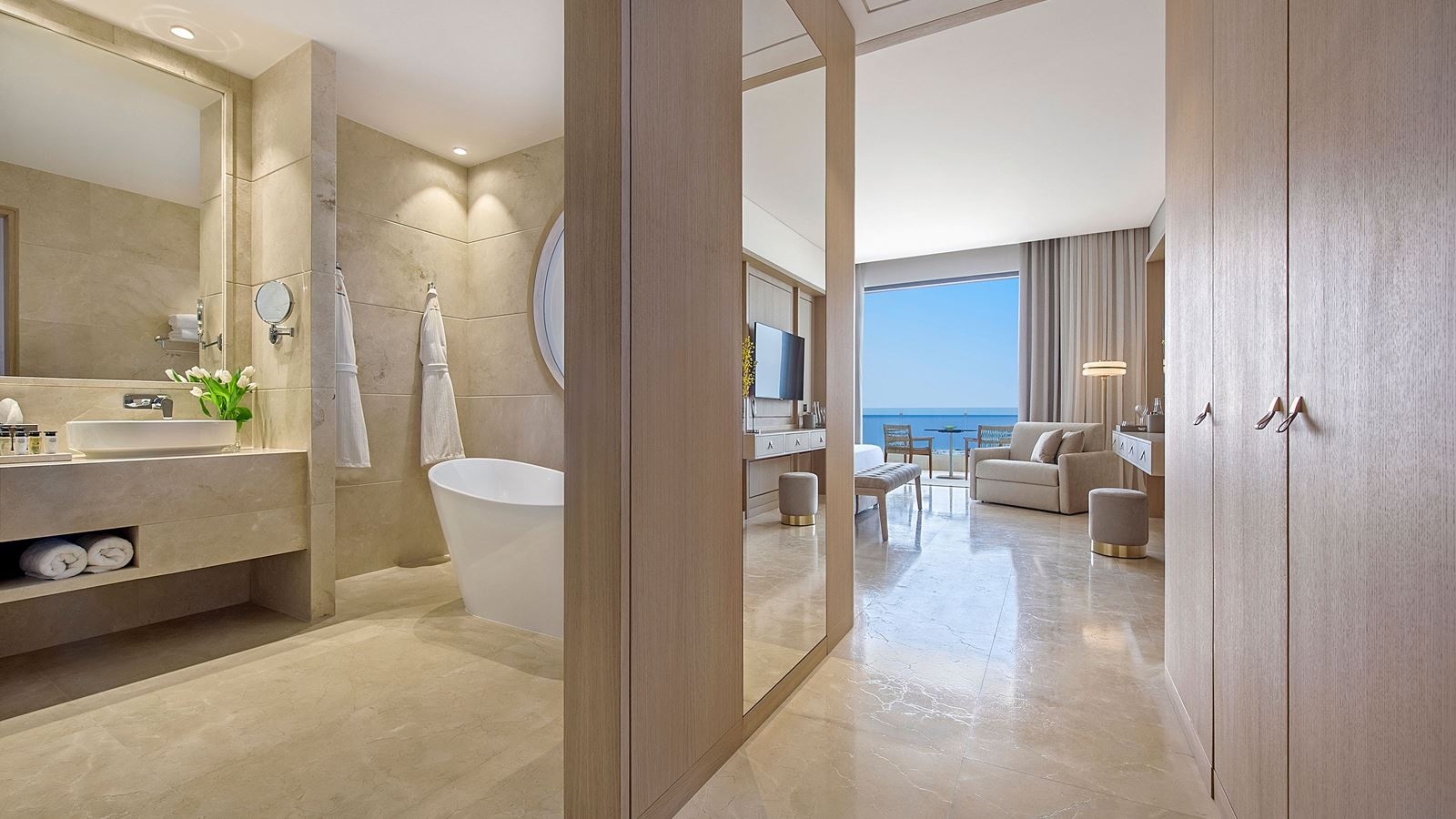 rooms-2-bedroom-suite-balcony-or-terrace