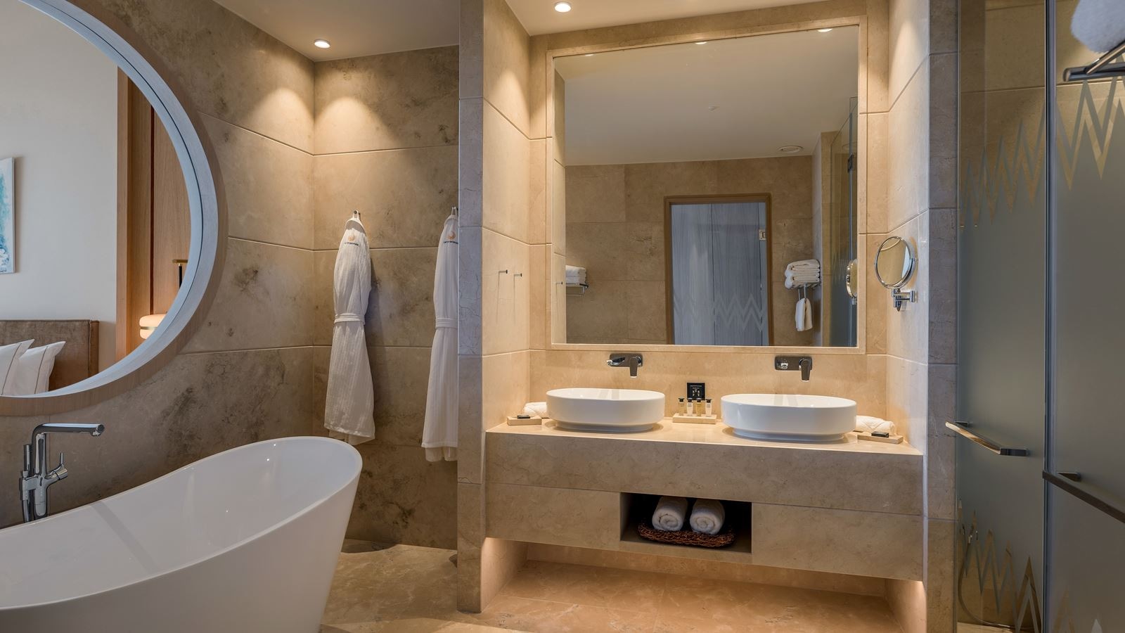 rooms-deluxe-room-balcony-or-terrace