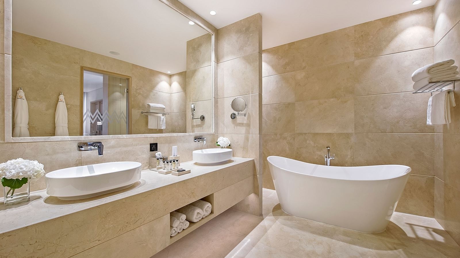 rooms-room-panoramaview-balcony-or-terrace