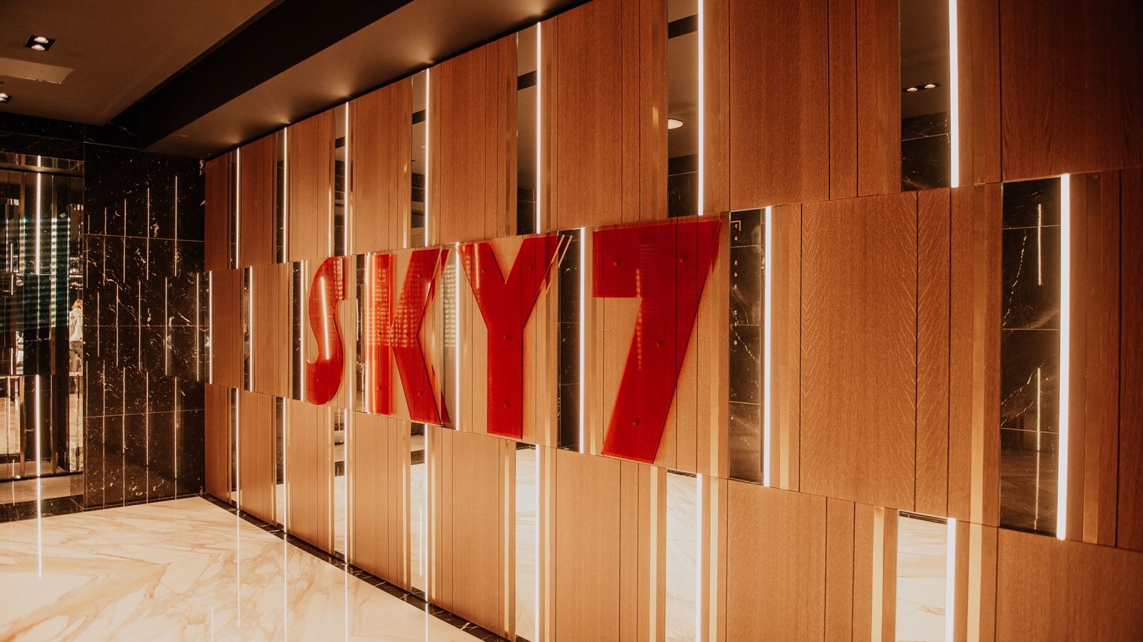 restaurants-sky-seven