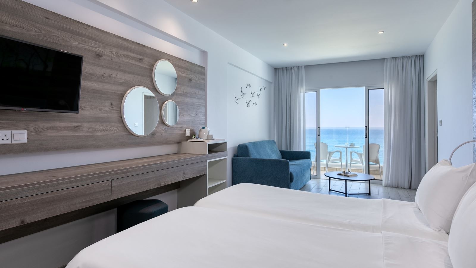 rooms-singleuse-standard-room-gardenview-balcony-or-terrace