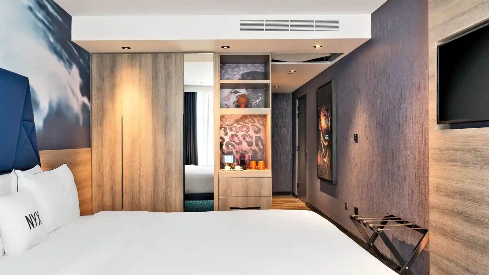 rooms-superior-room-inland-view