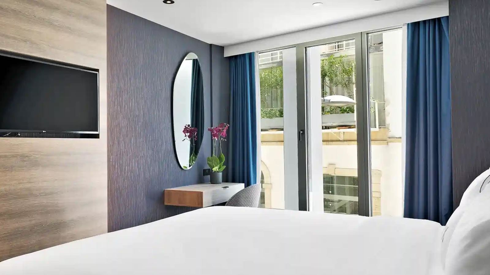 rooms-superior-room-inland-view