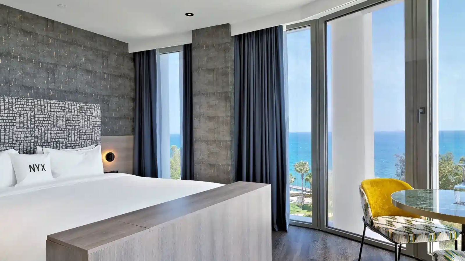 rooms-executive-suite-inland-view