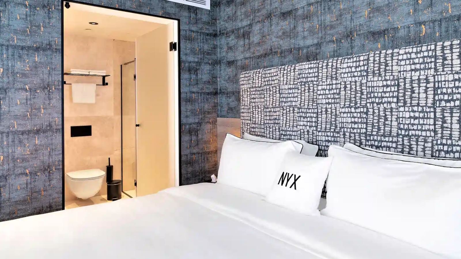 rooms-executive-suite-inland-view