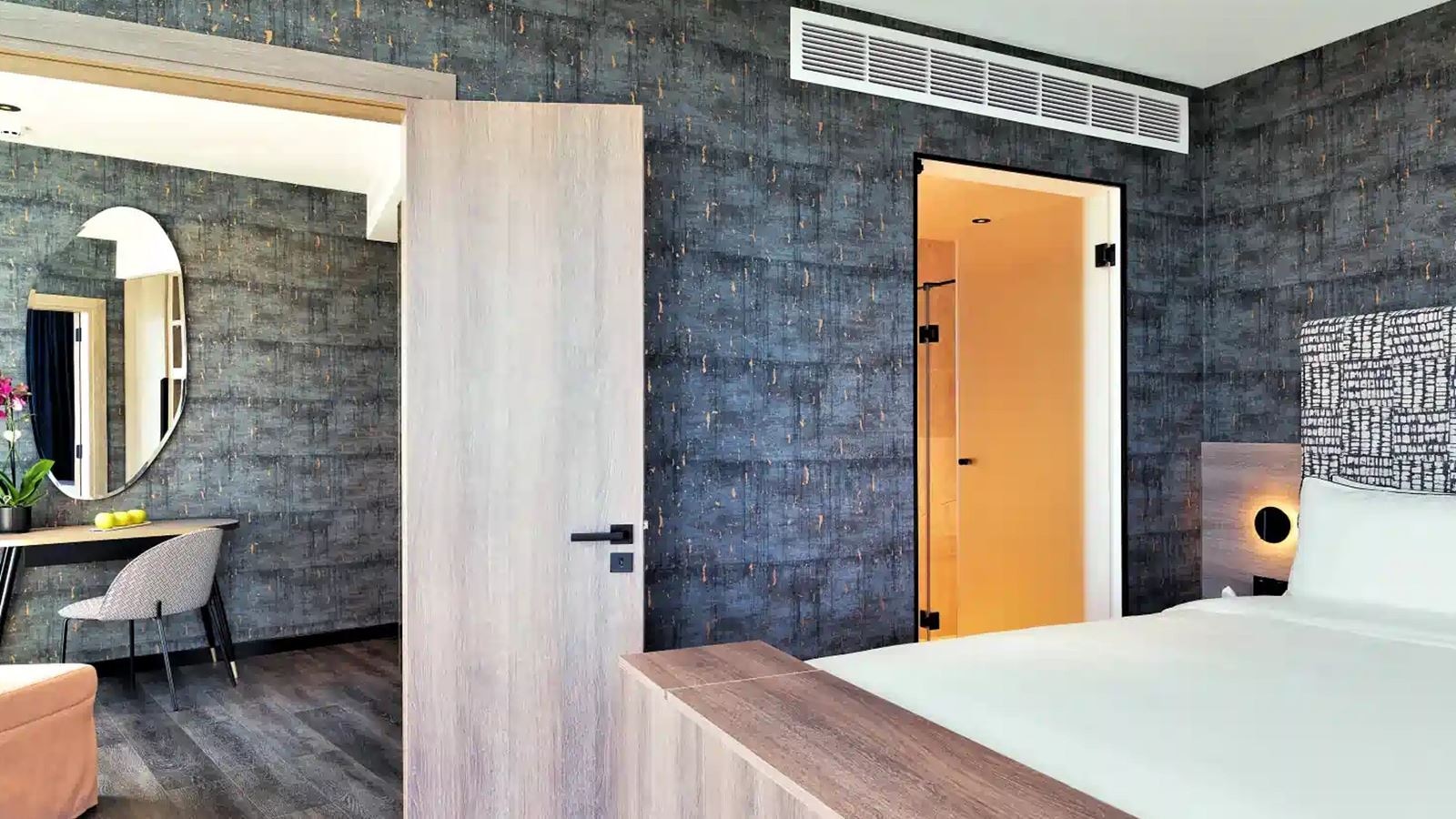 rooms-executive-suite-inland-view