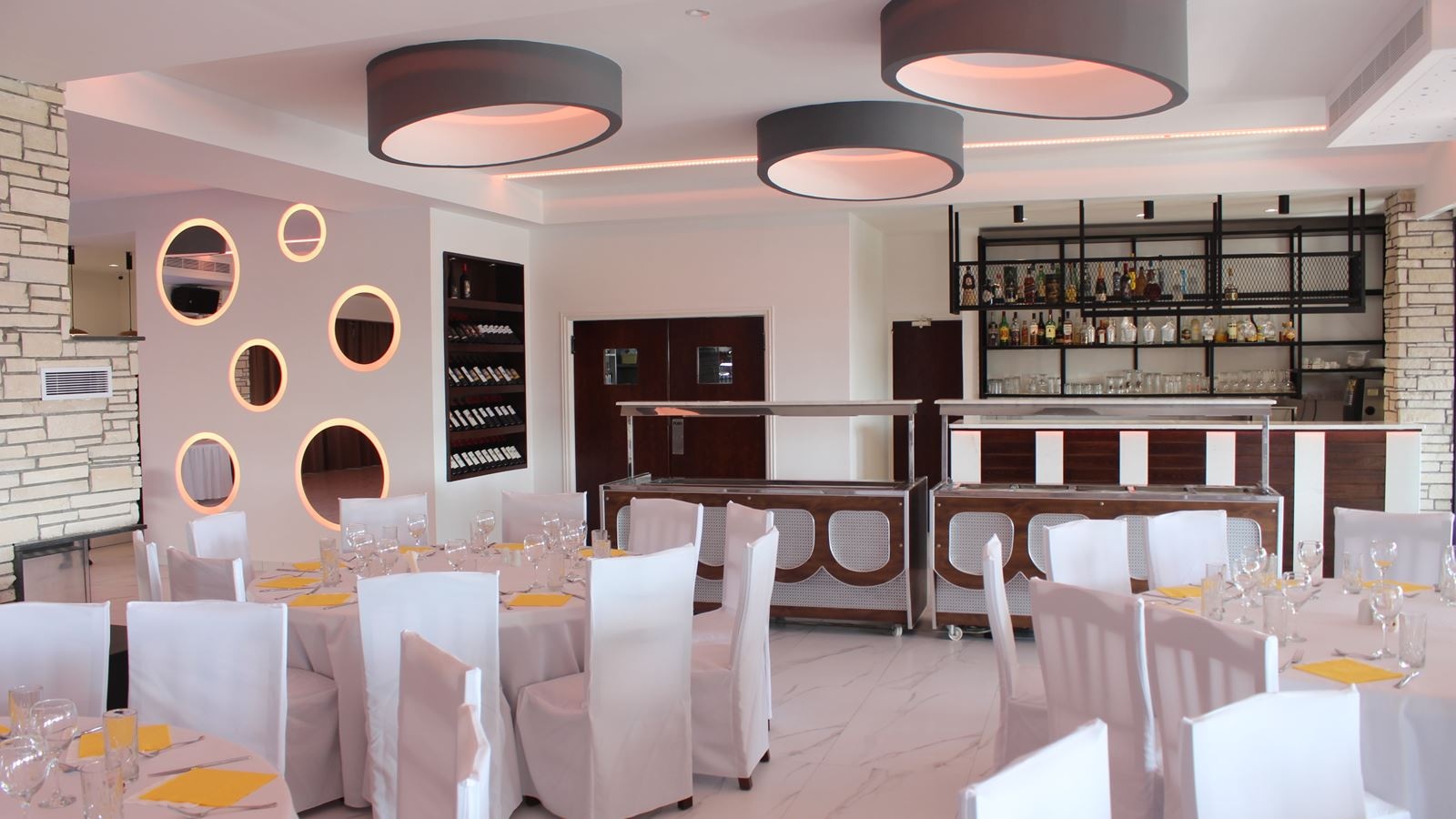 restaurants-main-building