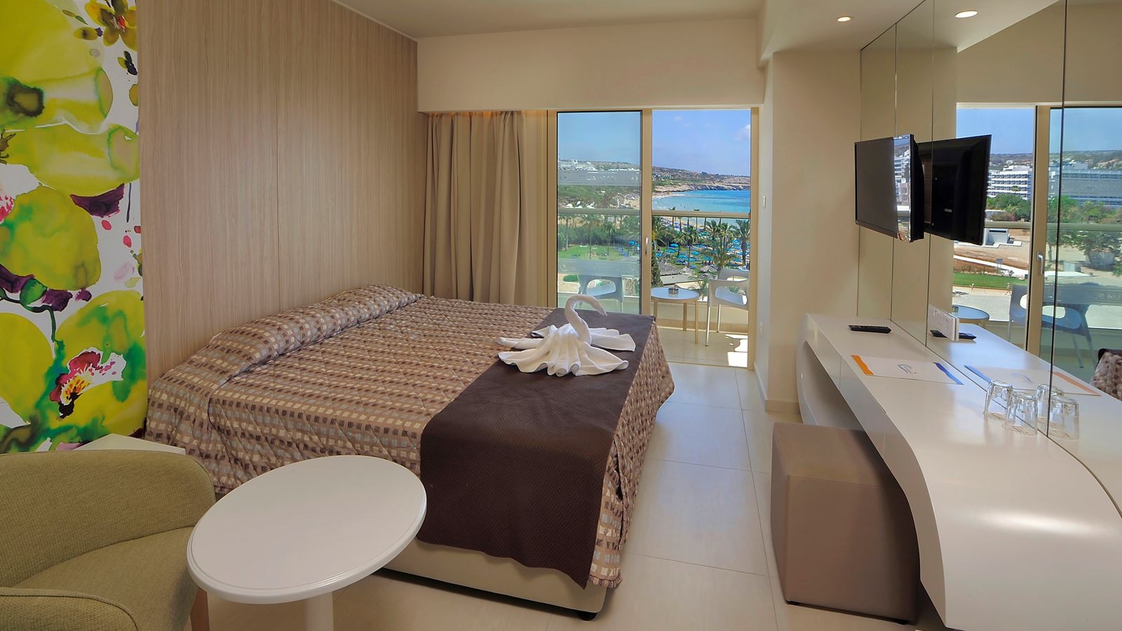 rooms-standard-room-seaview-balcony