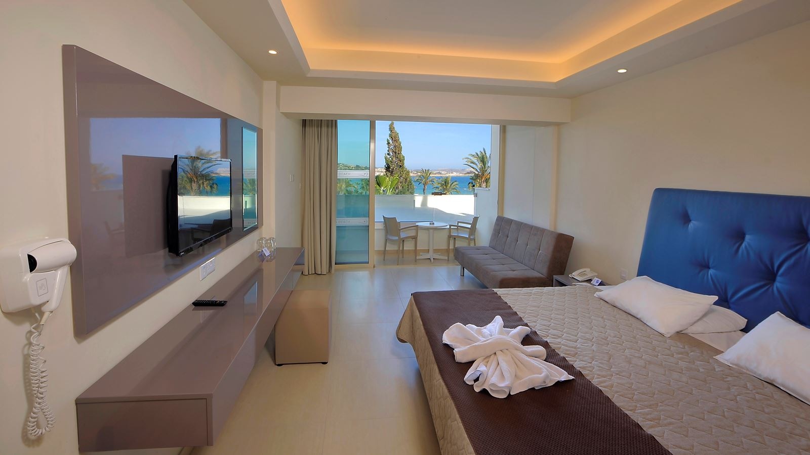rooms-luxury-room-seaview-balcony