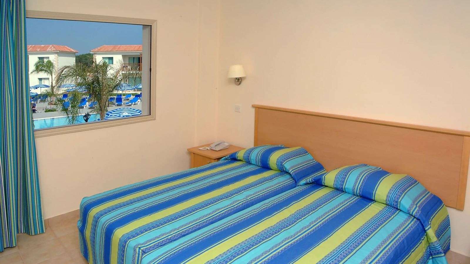 rooms-standard-studio-balcony