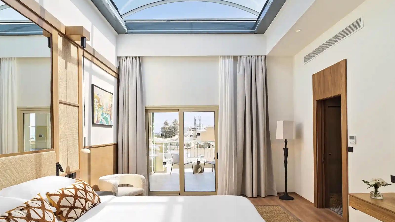 rooms-sky-view-suite-private-jacuzzi-terrace