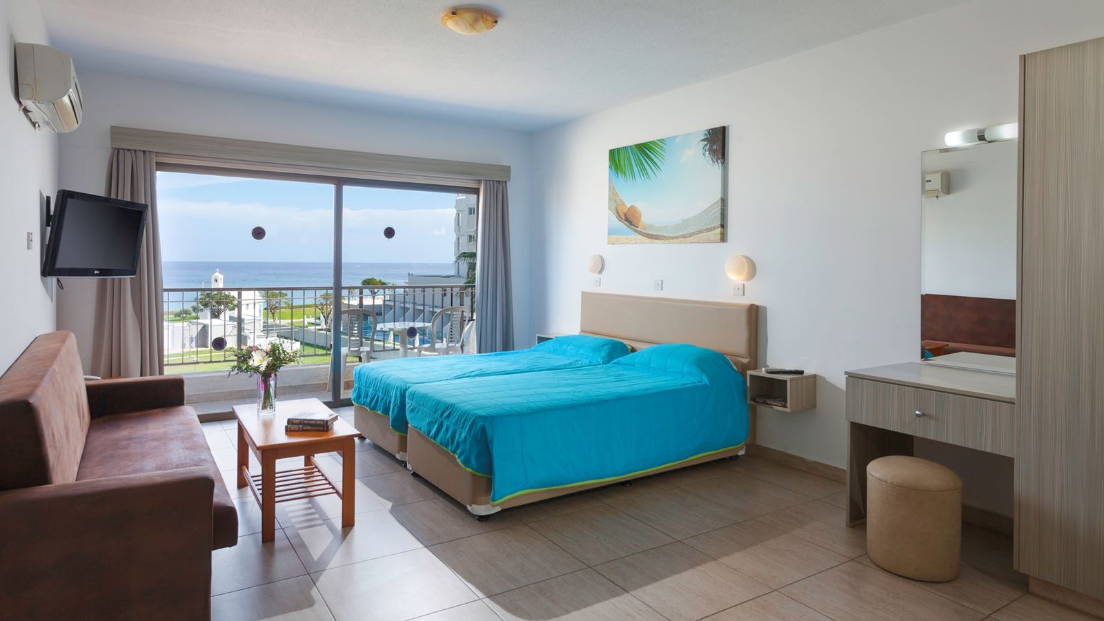 rooms-standard-studioseaviewbalcony