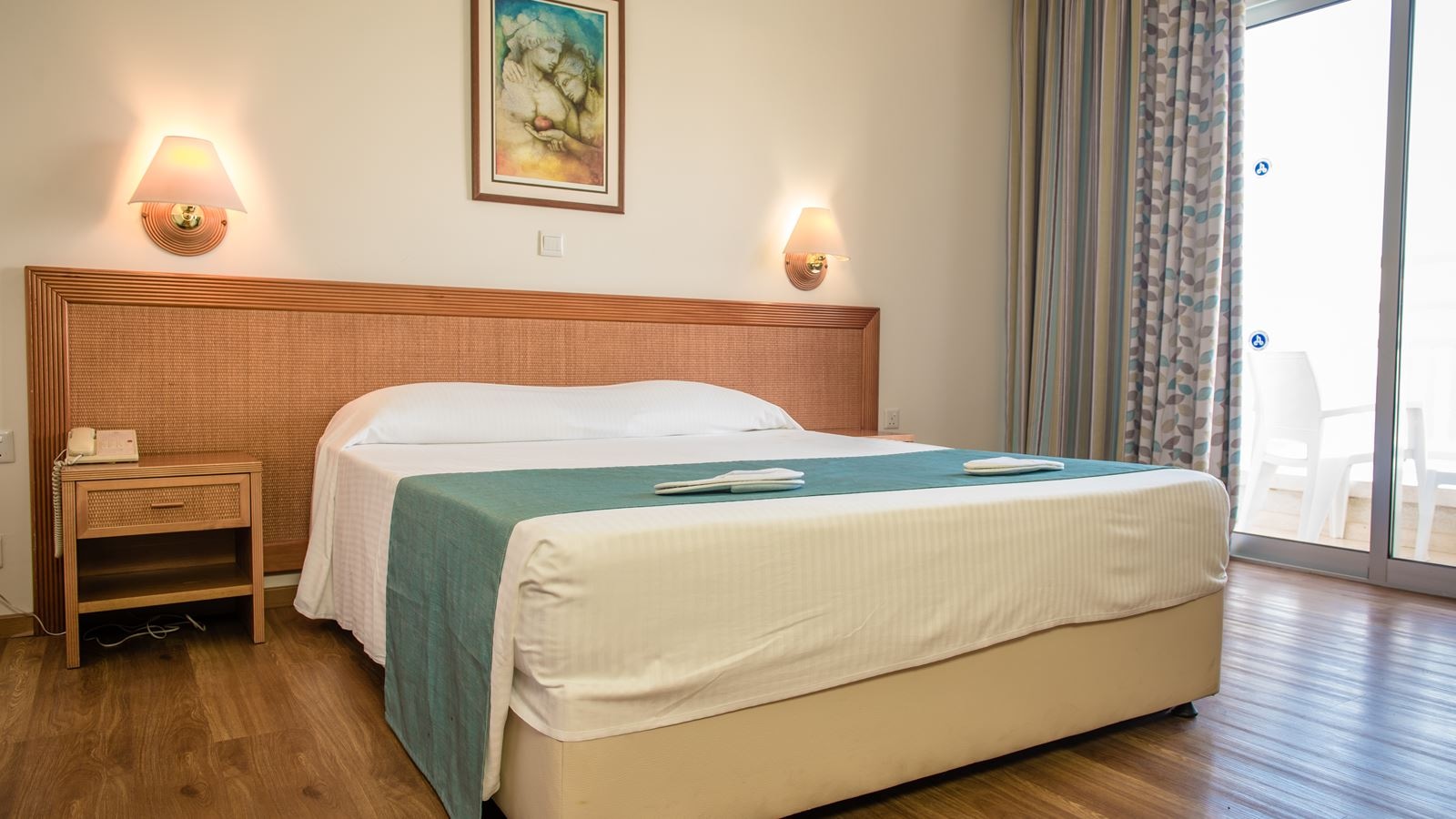 rooms-superior-room-garden-view-balcony