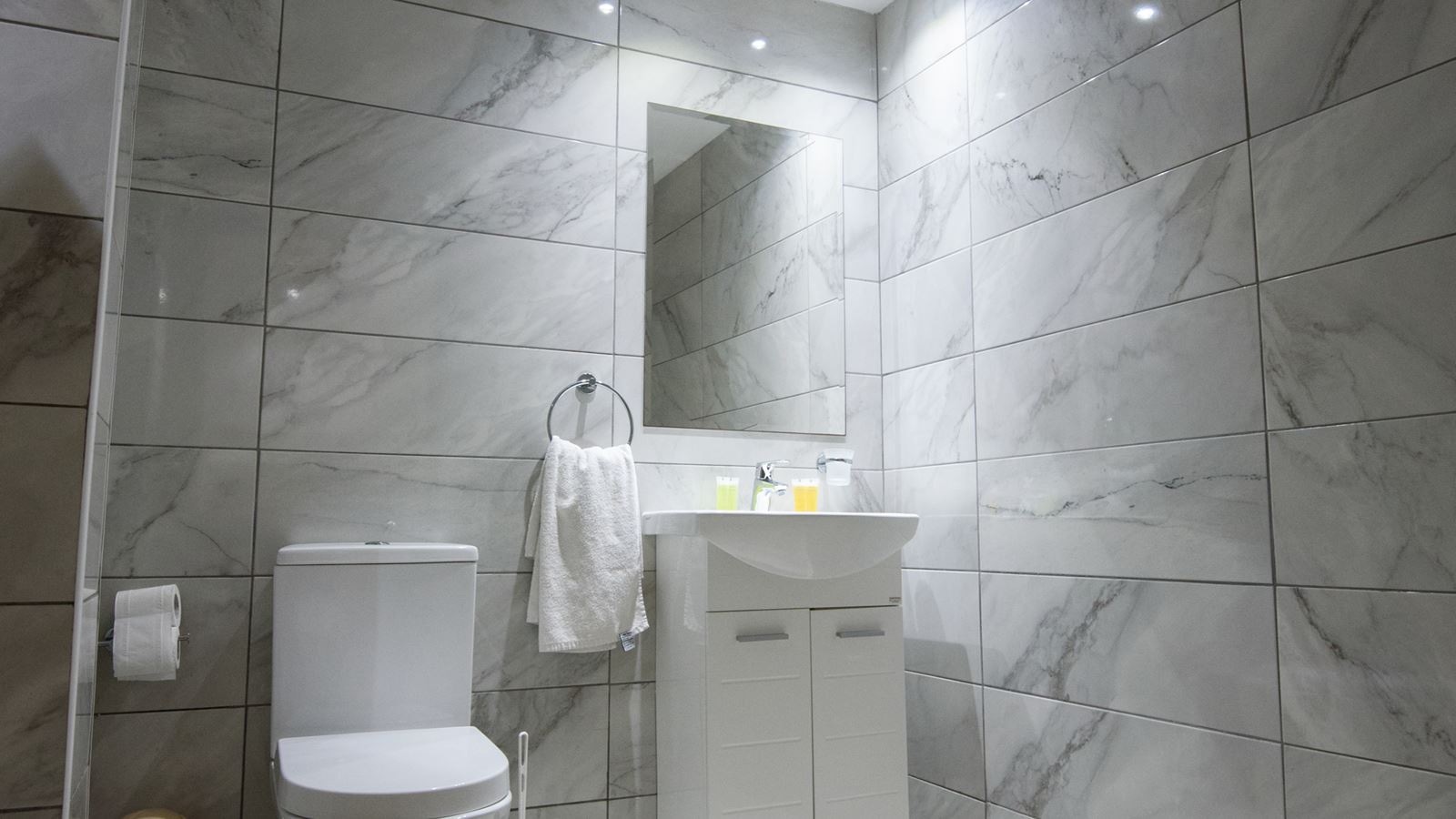 rooms-standard-room-poolview-balcony