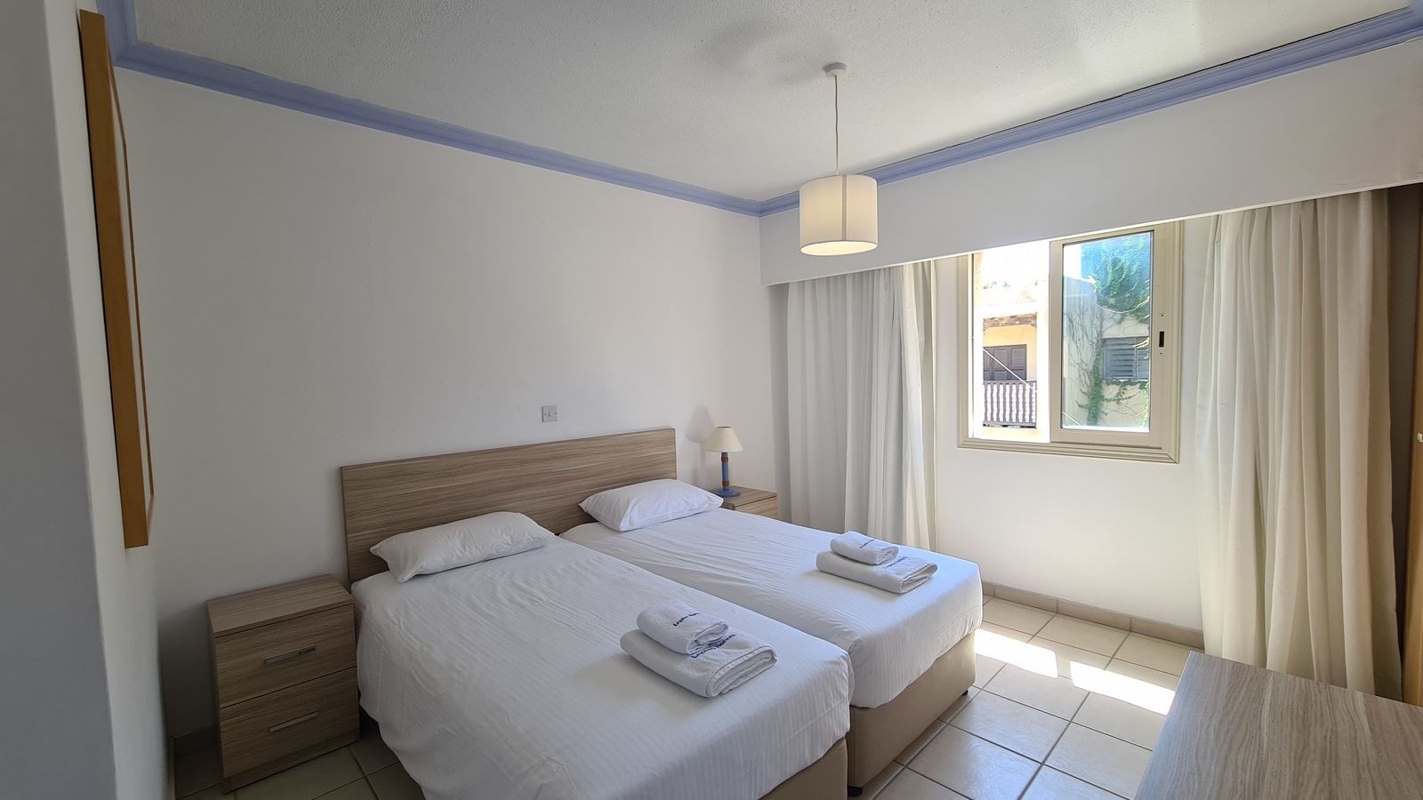 rooms-1-bedroom-standard-apartment--balcony