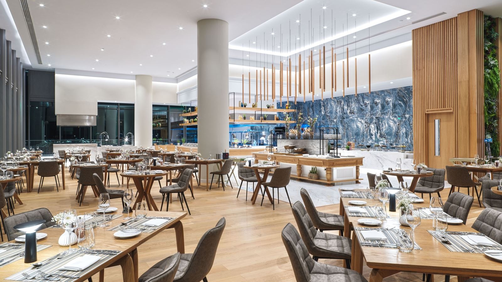 restaurants-ezaria-main-restaurant