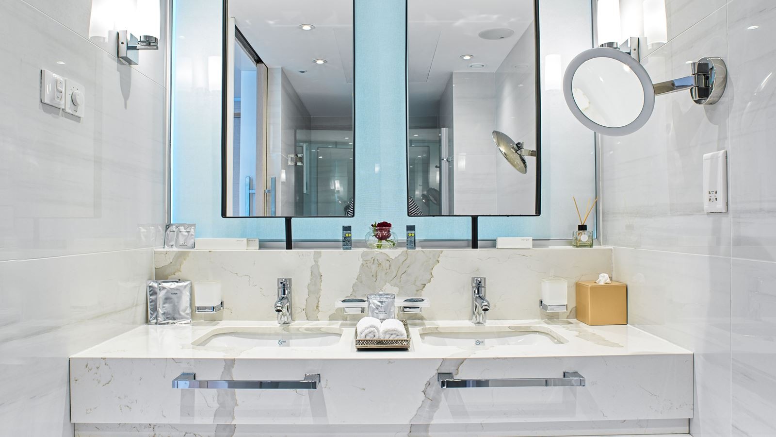 rooms-superior-room-inland-view