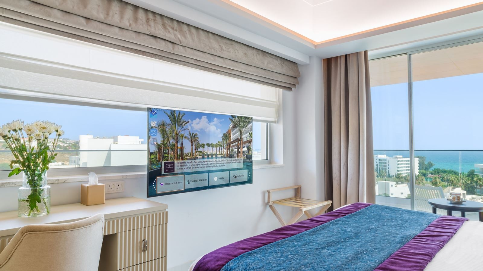 rooms-superior-room-garden-pool-view-balcony