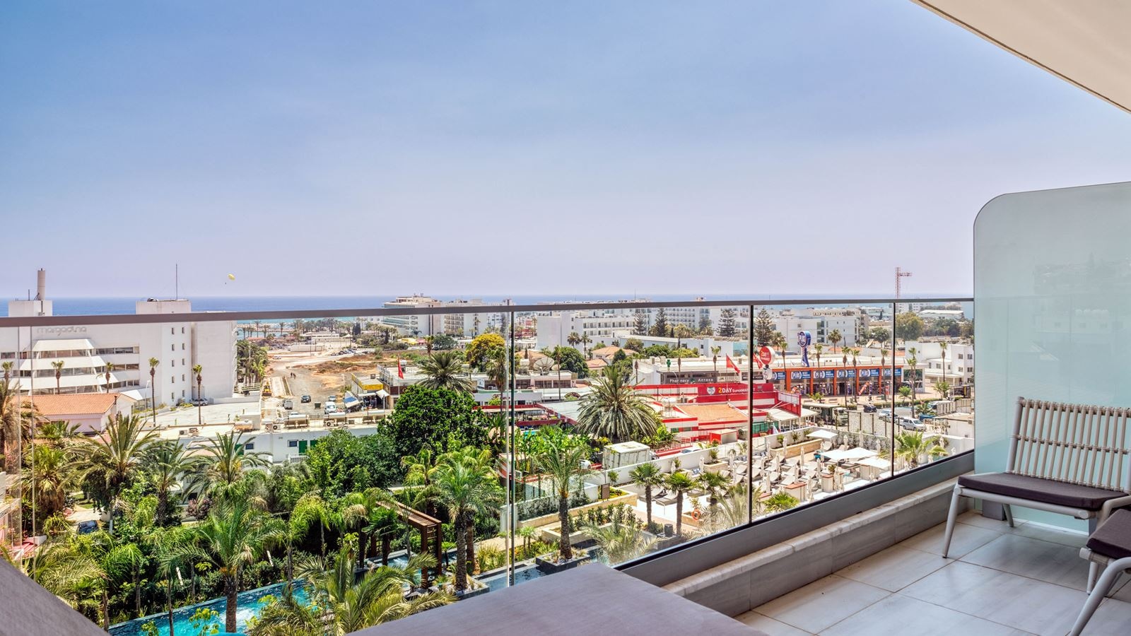 rooms-superior-room-garden-pool-view-balcony