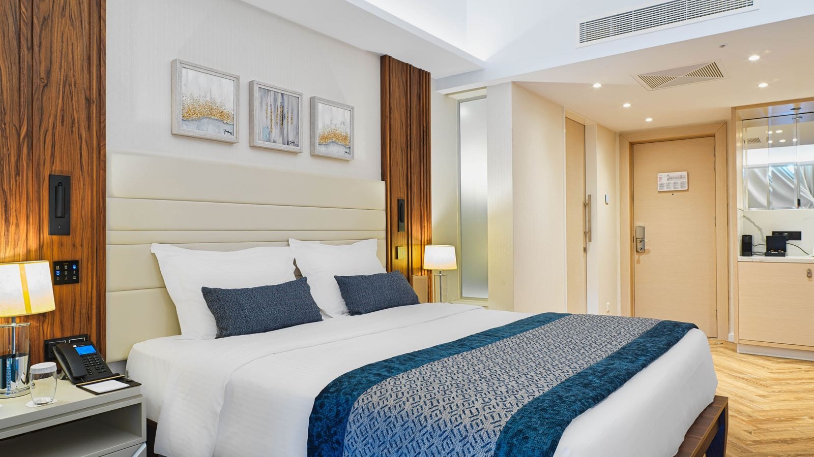 rooms-junior-suite-garden-pool-view-balcony-or-terrace