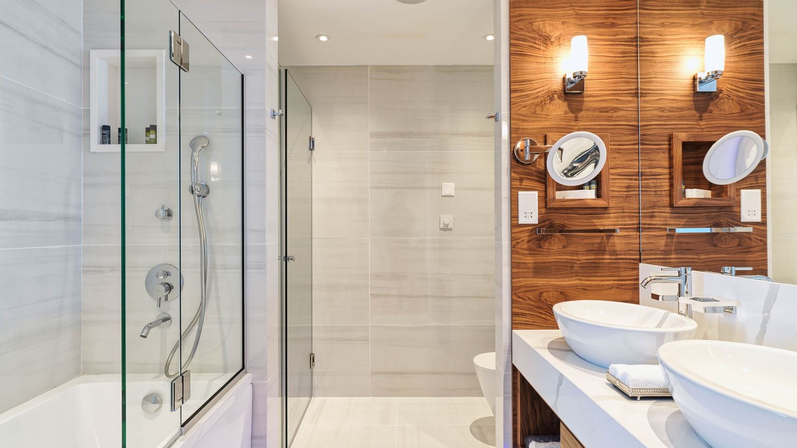 rooms-junior-suite-garden-pool-view-balcony-or-terrace