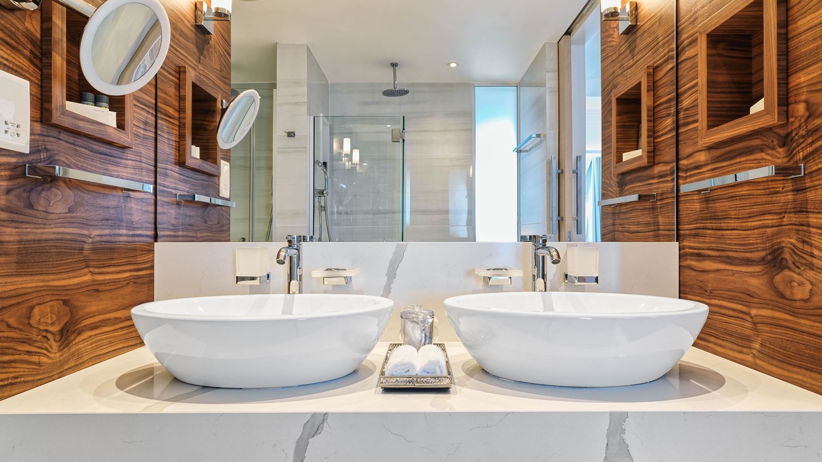 rooms-junior-suite-garden-pool-view-balcony-or-terrace