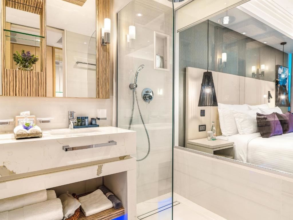 rooms-deluxe-room-inland-view