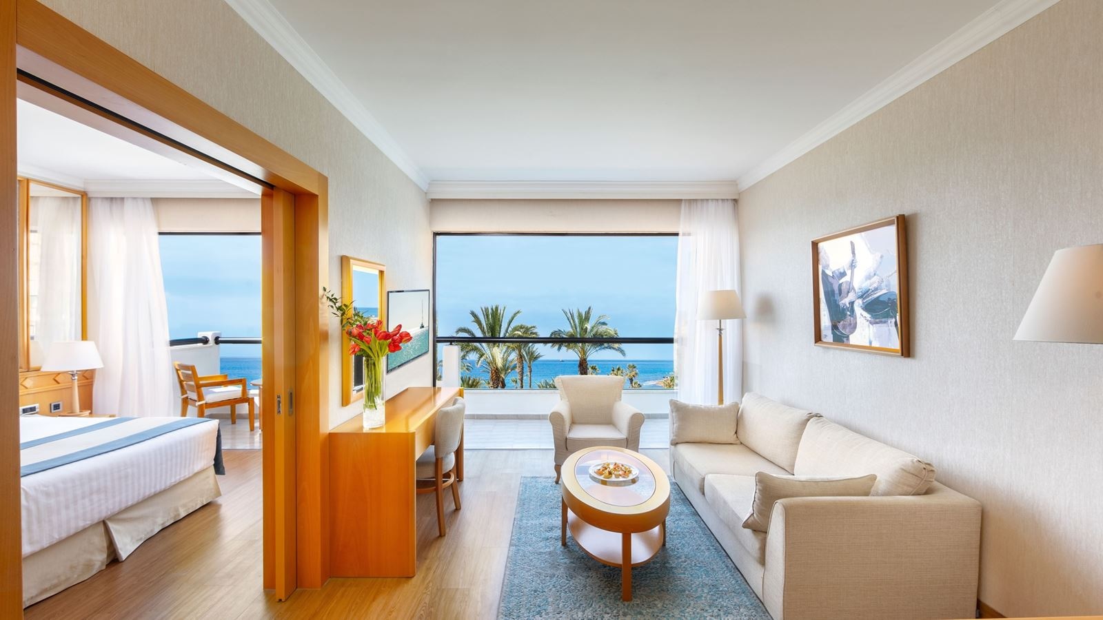 rooms-one-bedroom-suite-seaview