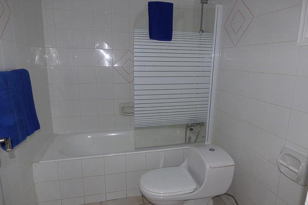 rooms-one-bedroom-apartment-balcony-or-terrace