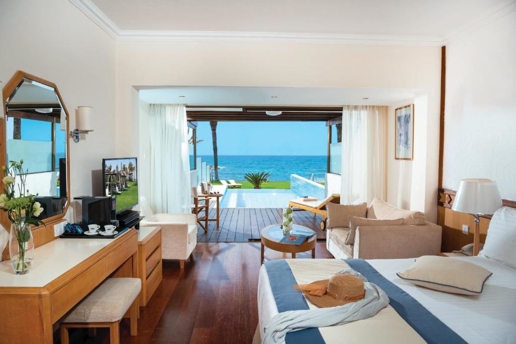 rooms-elite-junior-suite-front-sea-view-with-private-pool