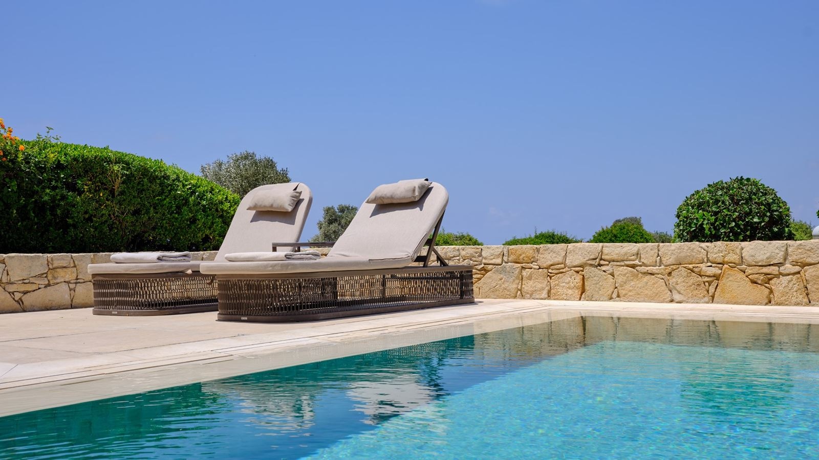 rooms-deluxe-double-room-private-pool-golf--sea-view