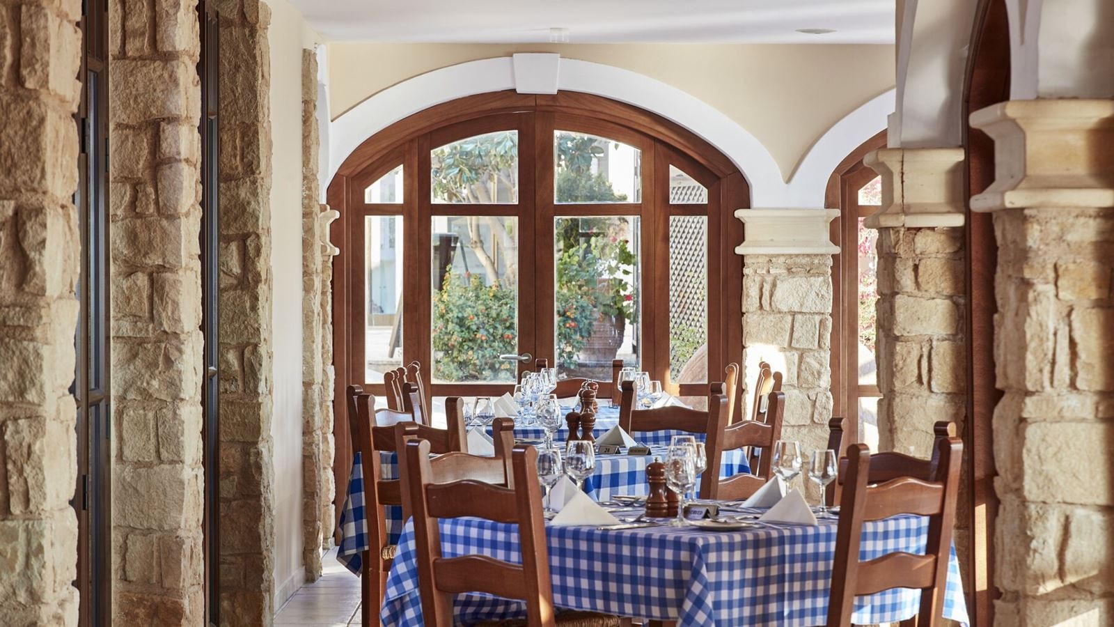 restaurants-restaurants