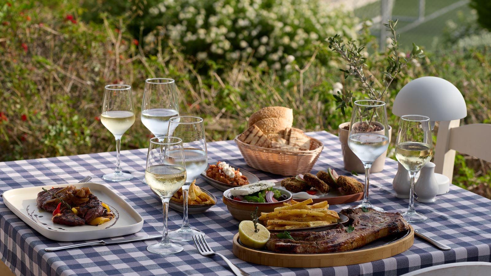 restaurants-pithari-tavern--seasonal