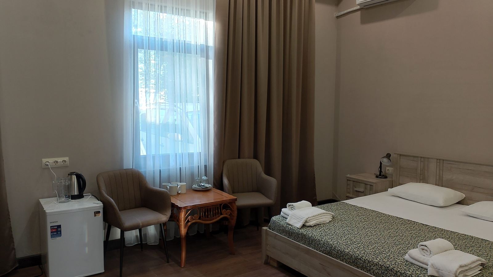 rooms-room-for-4-no-balcony