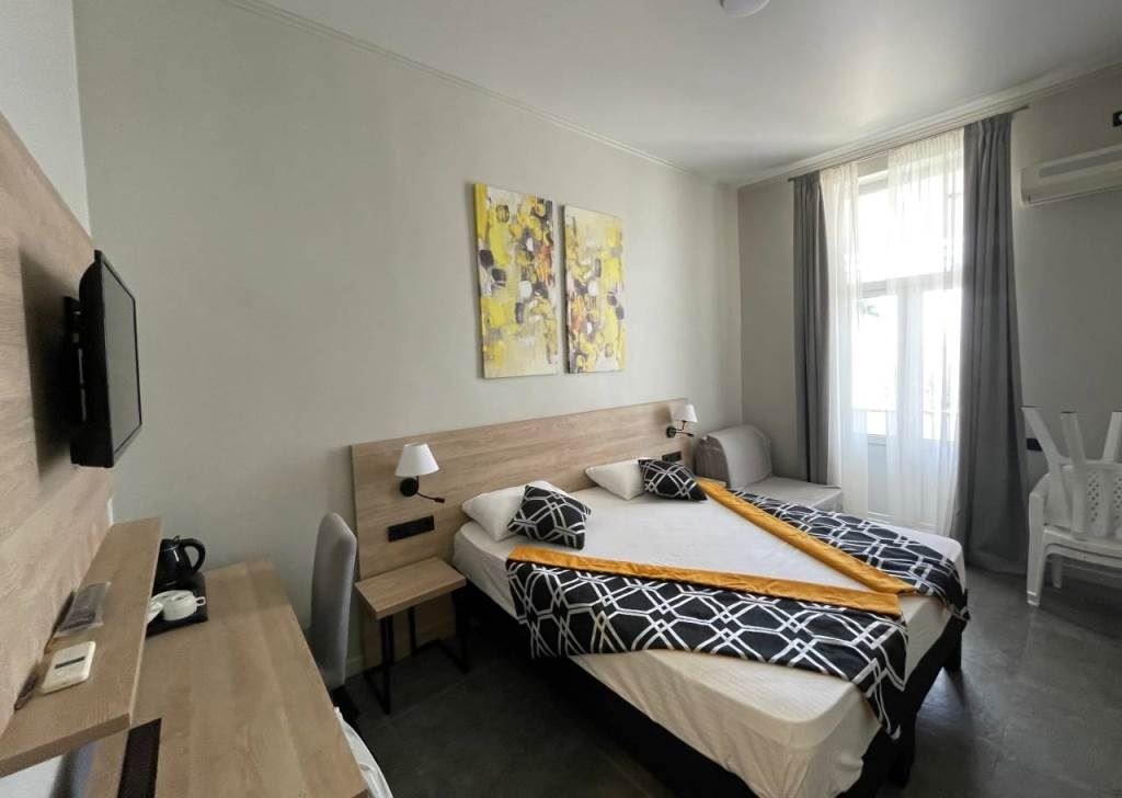 rooms-ecro-balcony-corp-1