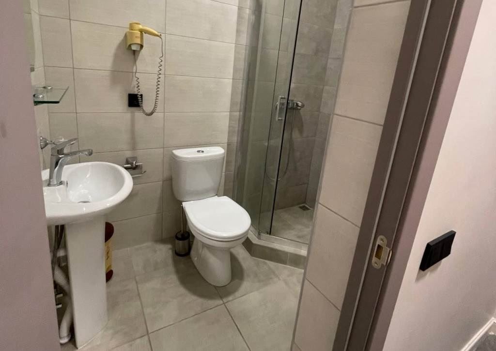 rooms-ecro-balcony-corp-1