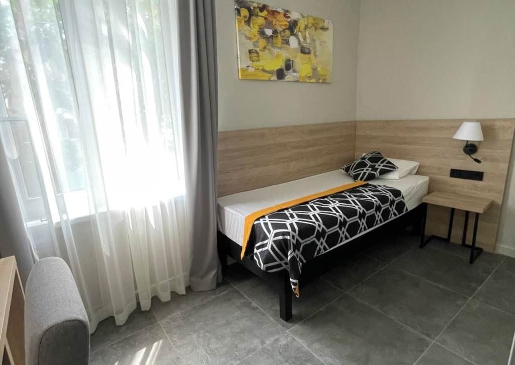 rooms-triple-room-evro-balcony-corp-1