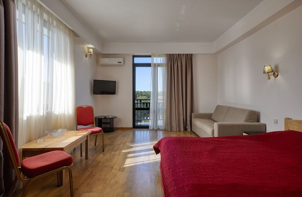 rooms-junior-suite-white