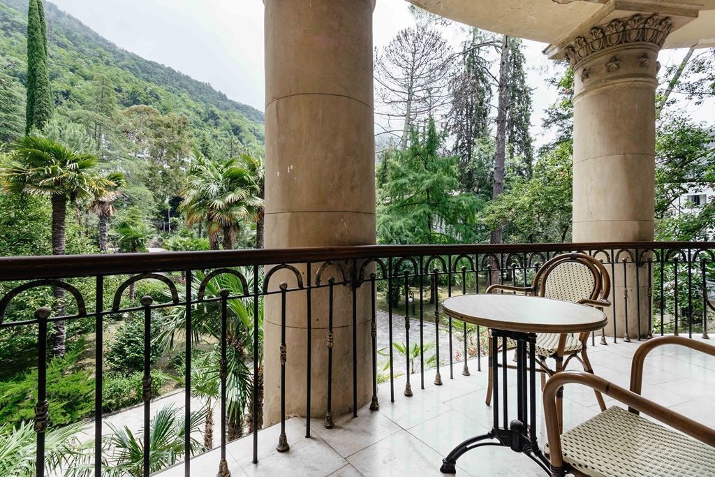 rooms-apartment-3-rooms-terrace-parkmountain