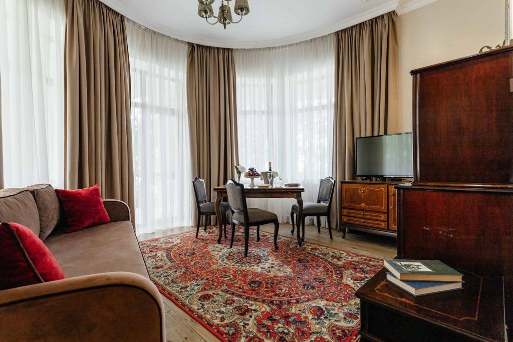 rooms-apartment-3-rooms-terrace-parkmountain