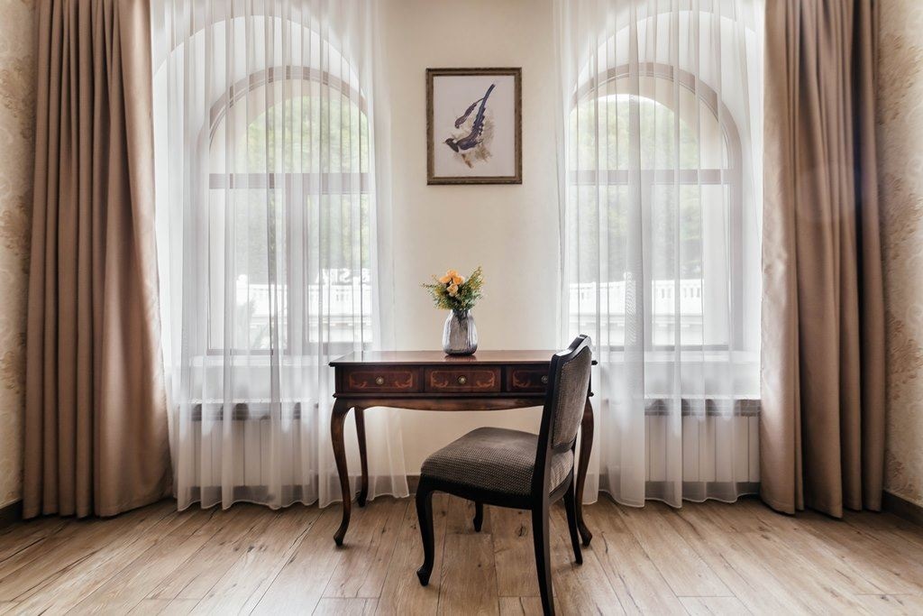 rooms-suite-jacuzzi-without-balcony-yard-view