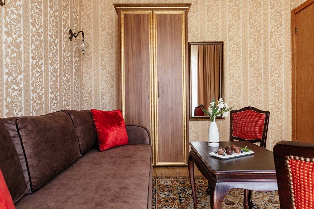 rooms-suite-2-rooms-without-balcony-sea-viewpark